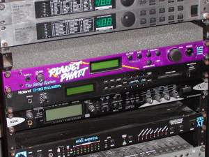 EMU Planet Phatt, Roland D110, Access Virus Rack, Korg N1R, MOTO Midiexpress